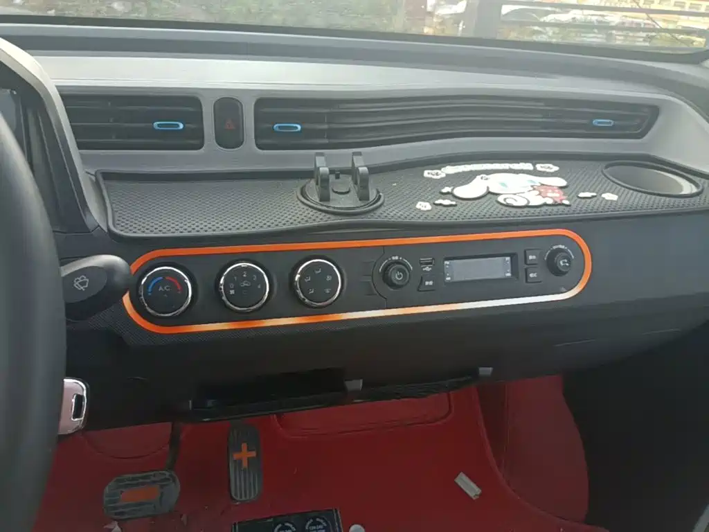 Wuling MINIEV — миниатюра 13
