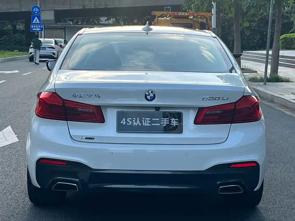 BMW 5 Series — миниатюра 6