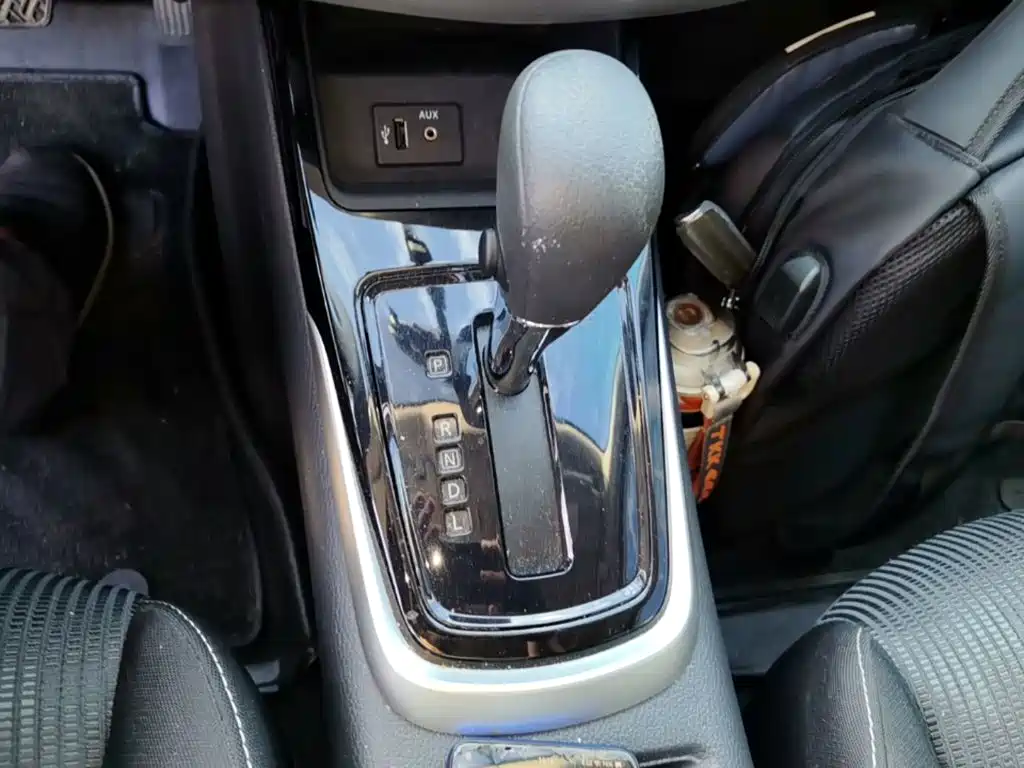 Nissan Tiida — миниатюра 14