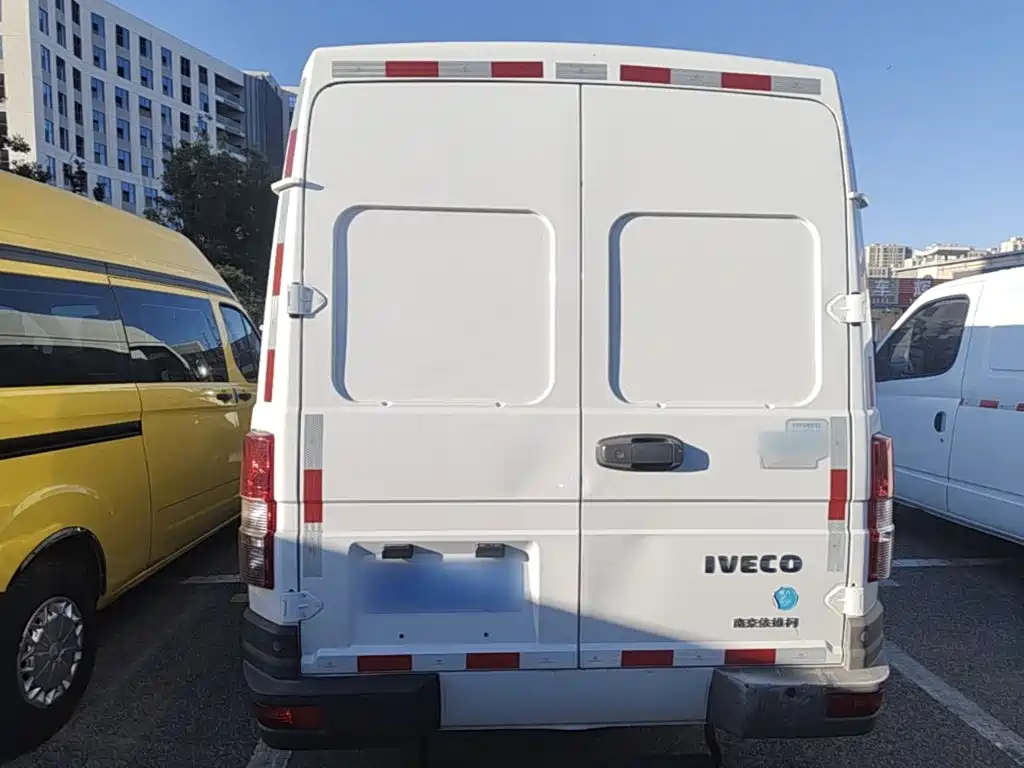 IVECO Daily — миниатюра 6