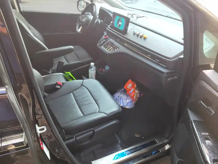 Honda Elysion — миниатюра 8