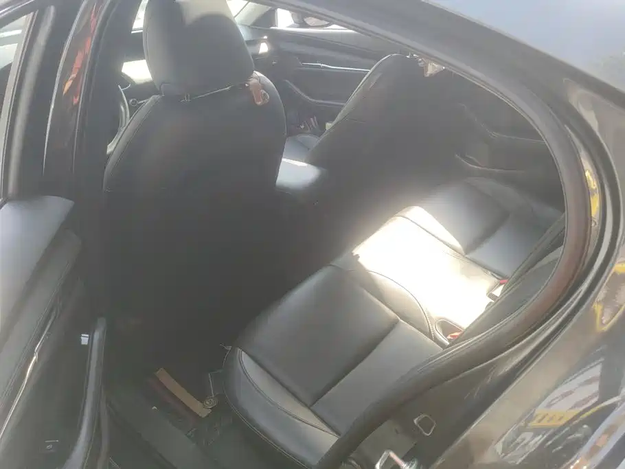 Mazda 3 Axela — миниатюра 9