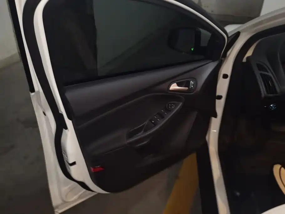 Ford Focus — миниатюра 7