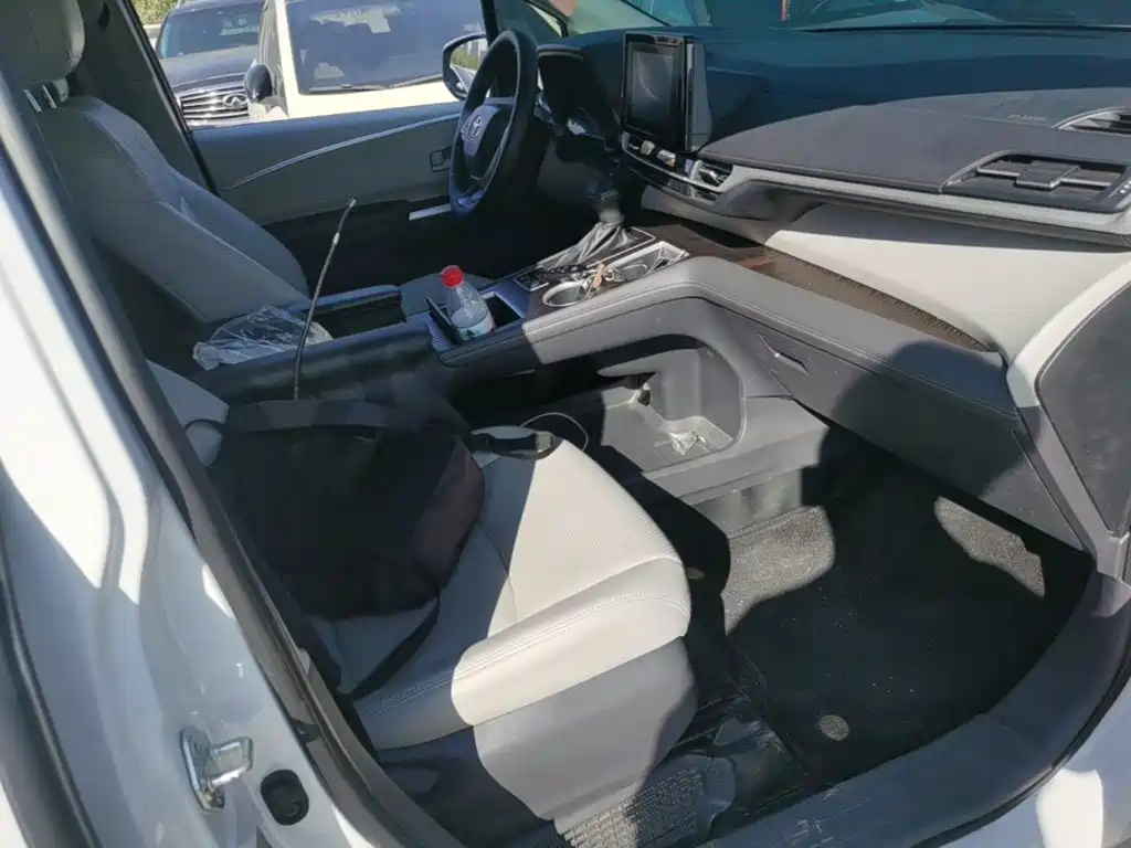 Toyota Sienna — миниатюра 25