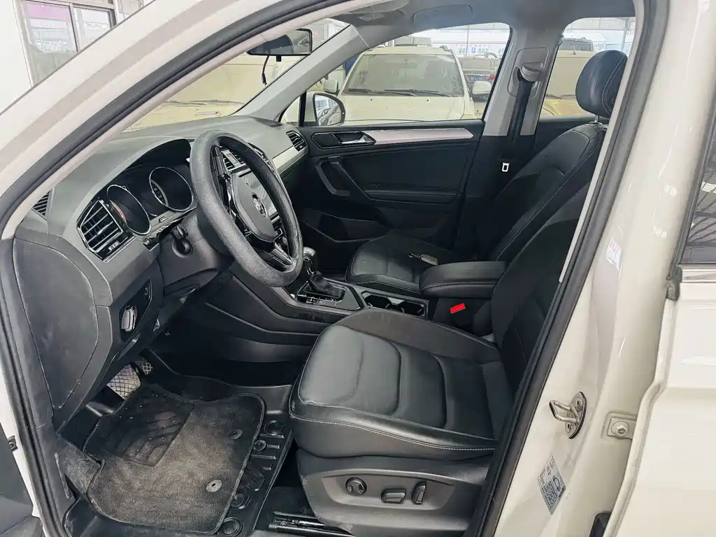 Volkswagen Tiguan L — миниатюра 2