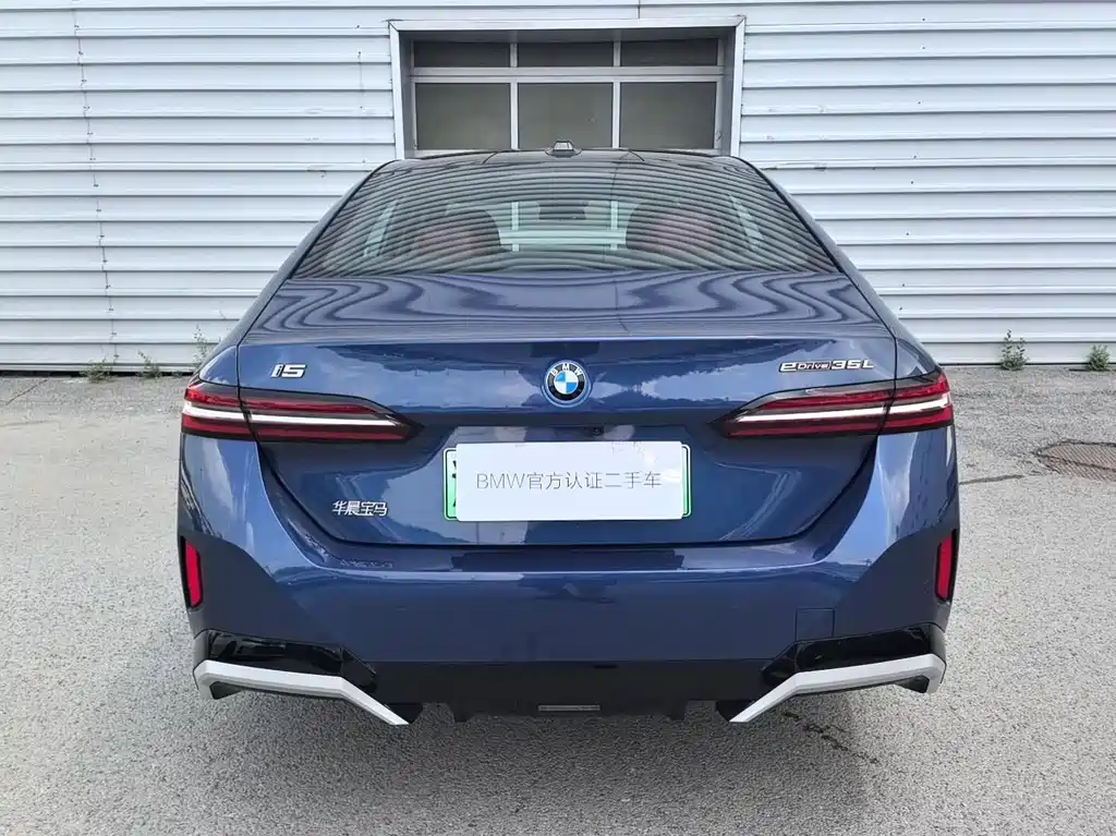 BMW I5