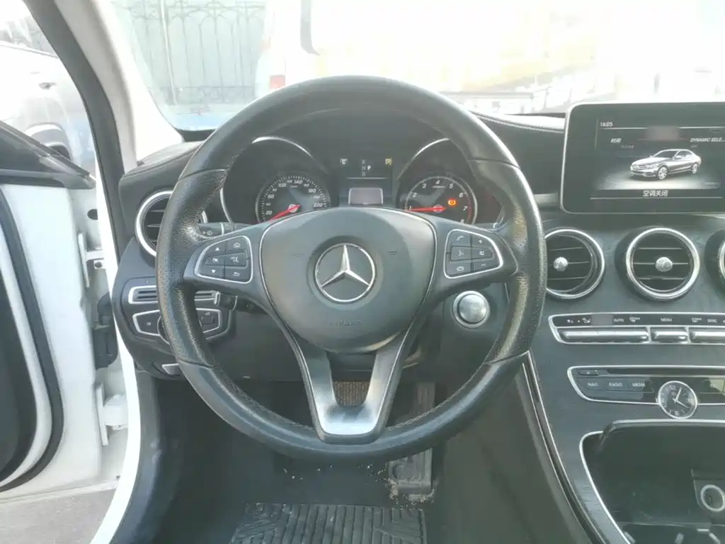 Mercedes-Benz C-Class — миниатюра 11