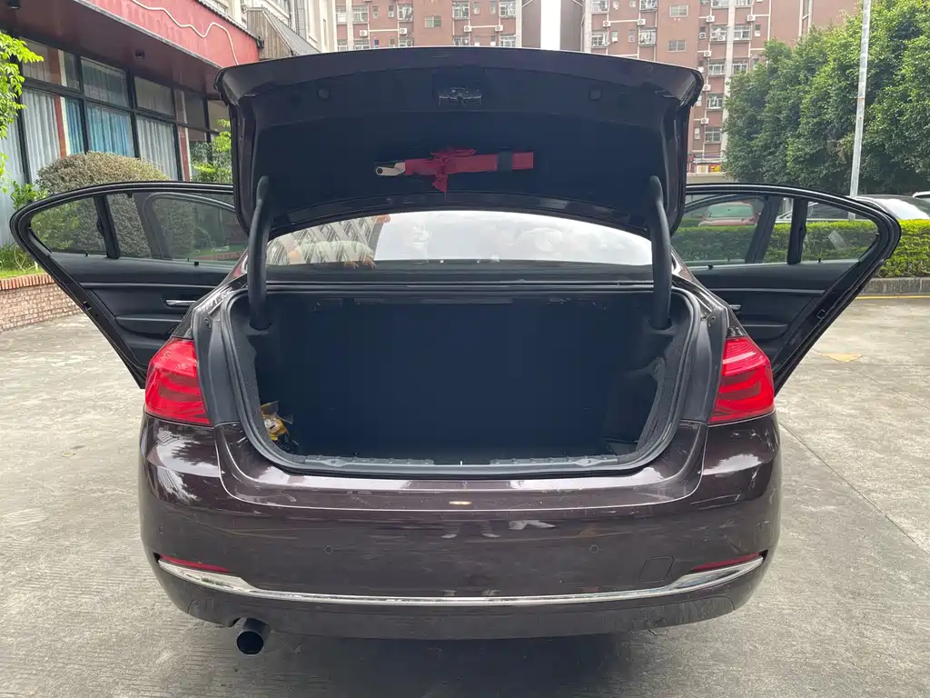 BMW 3 Series — миниатюра 14