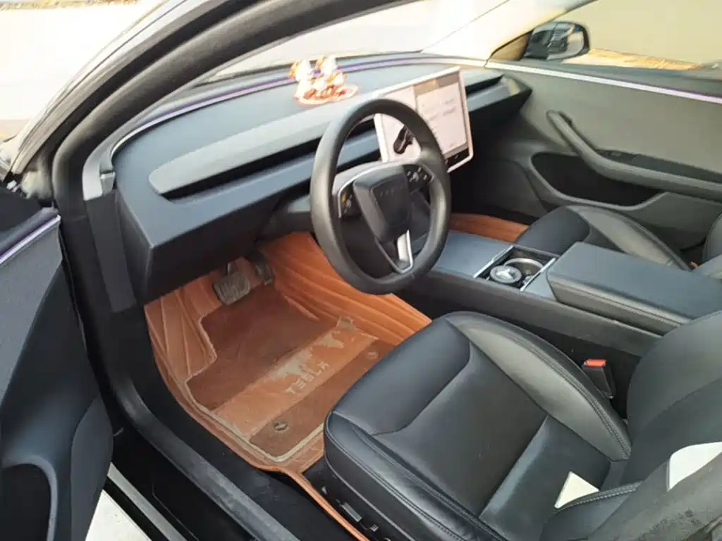 Tesla Model 3 — миниатюра 16