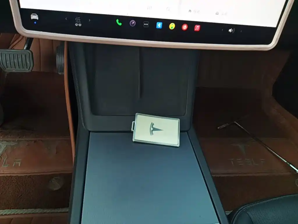 Tesla Model 3 — миниатюра 14