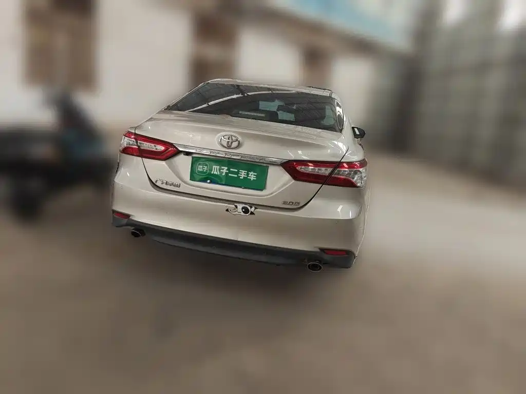 Toyota Camry — миниатюра 3