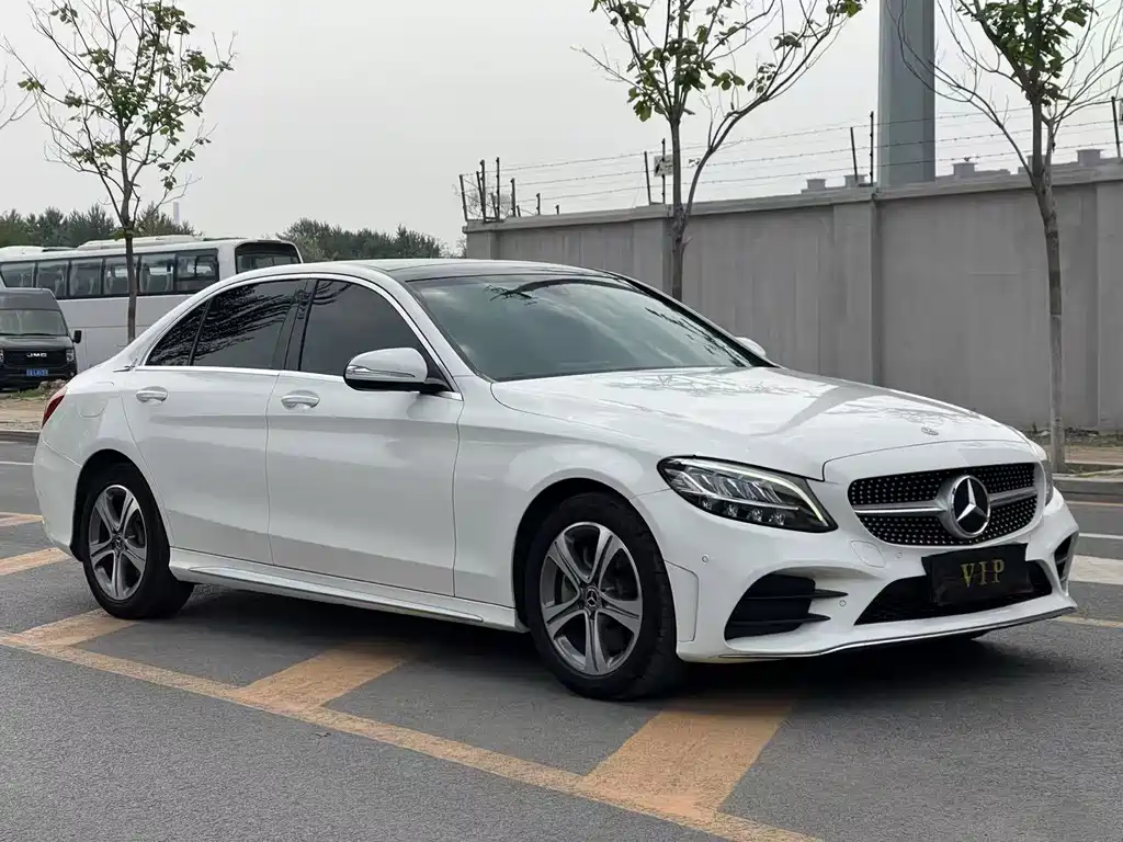 Mercedes-Benz C-Class — миниатюра 3