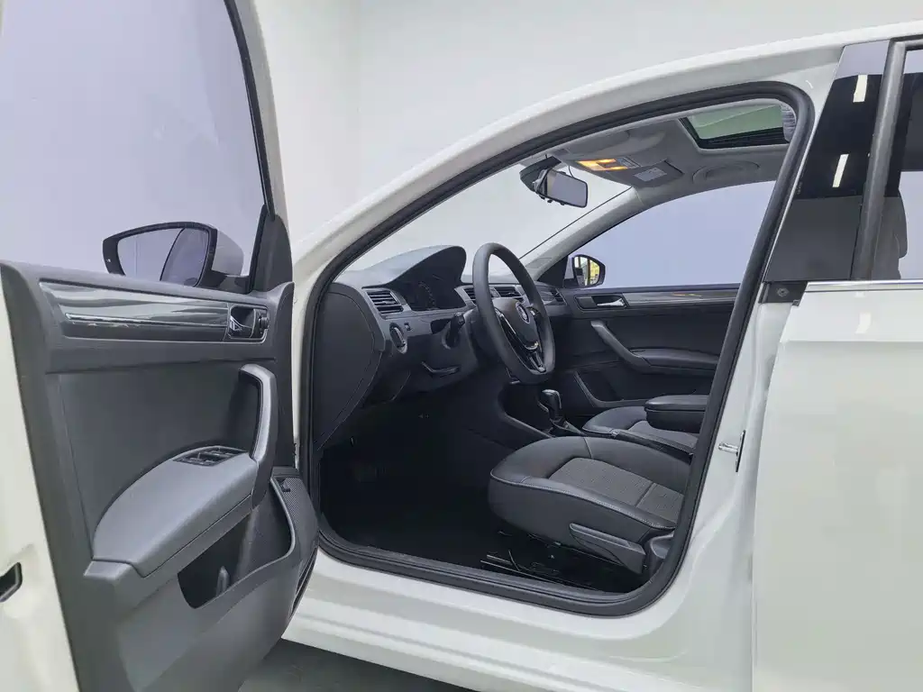 Volkswagen Santana — миниатюра 4