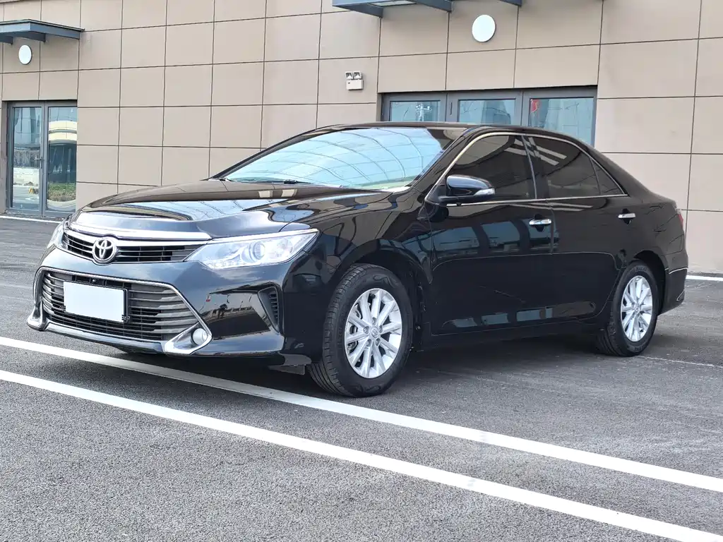 Купить Toyota Camry