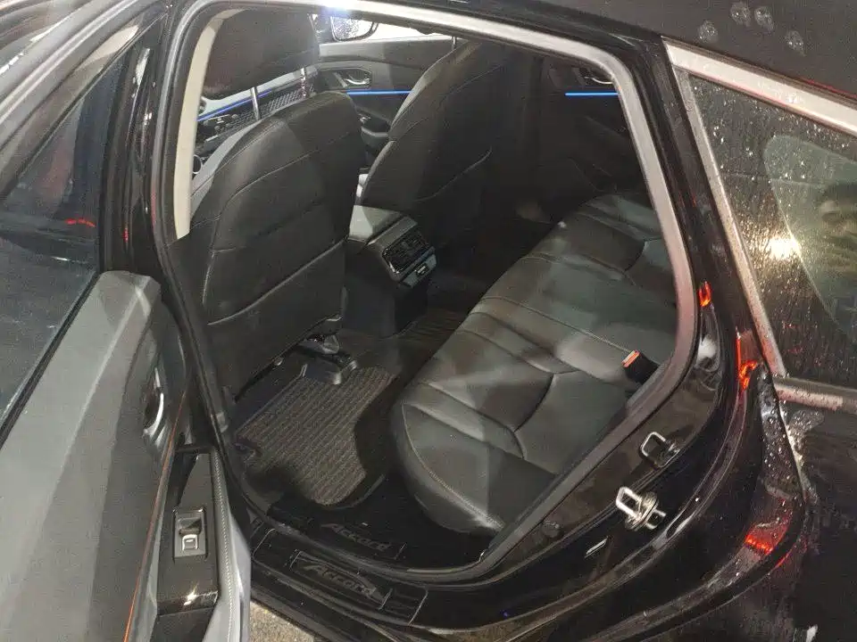 Honda Accord — миниатюра 8