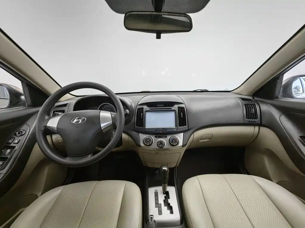 Hyundai Elantra — миниатюра 5