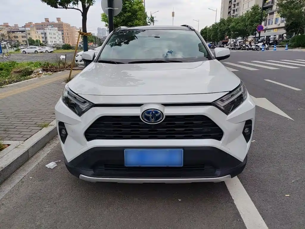 Toyota RAV4 — миниатюра 3