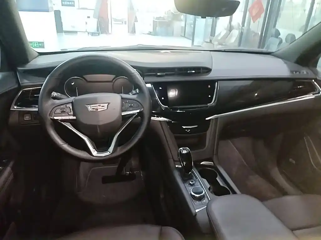Cadillac XT6 — миниатюра 10