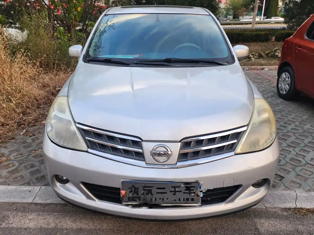 Nissan Tiida — миниатюра 2