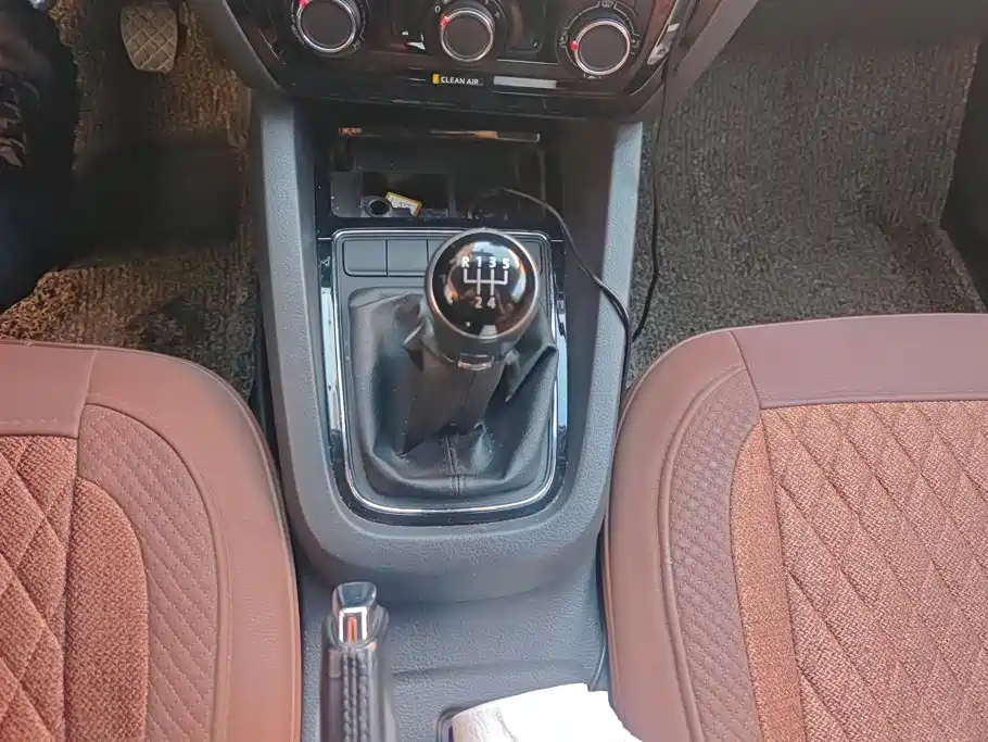 Volkswagen Sagitar — миниатюра 16