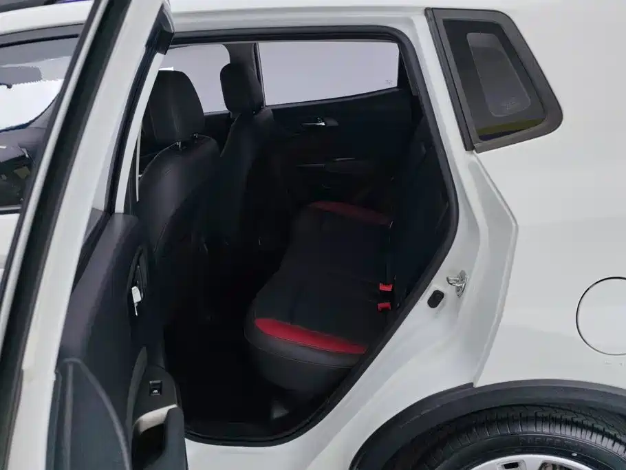 Changan CS15 — миниатюра 8