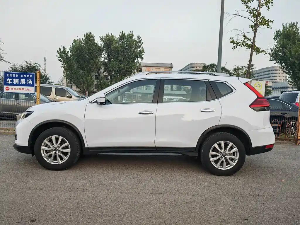 Nissan X-Trail — миниатюра 16