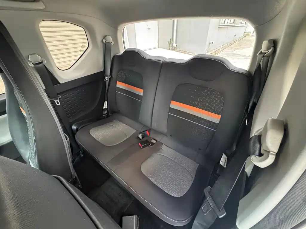 Wuling MINIEV — миниатюра 12