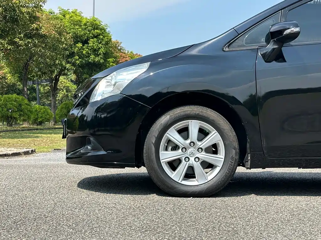 Toyota Verso — миниатюра 11