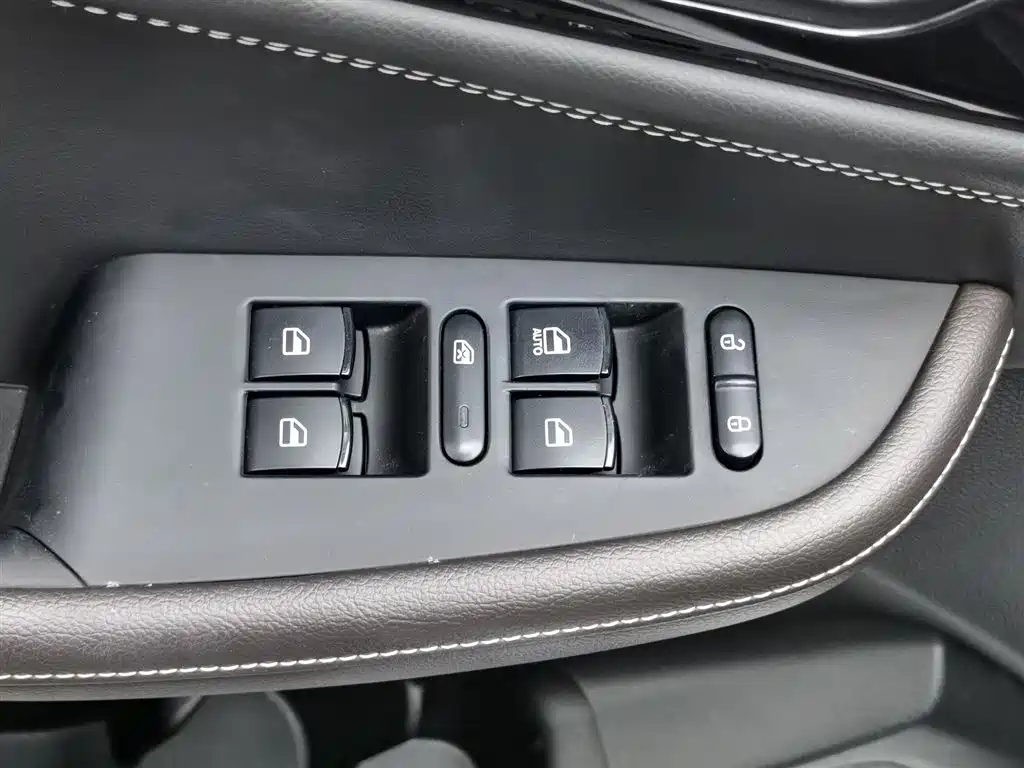Dongfeng S560 2018 1.8L CVT Comfort 7 мест