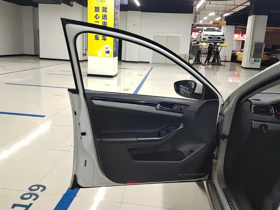Volkswagen Sagitar — миниатюра 7