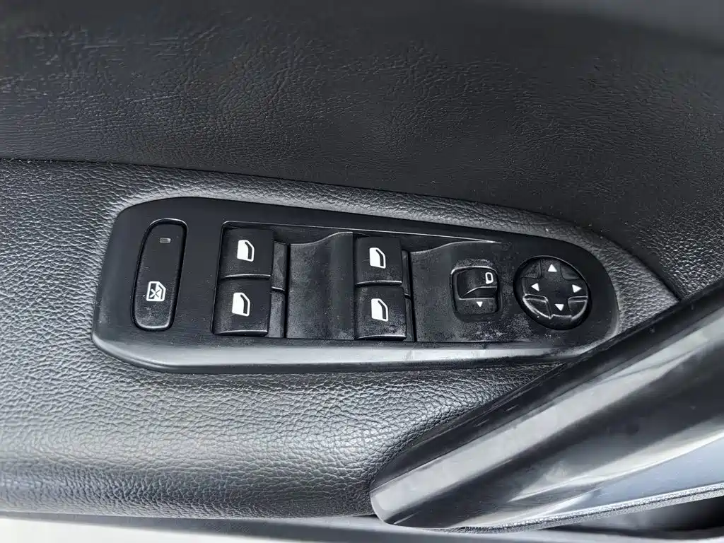 Peugeot 408 — миниатюра 9