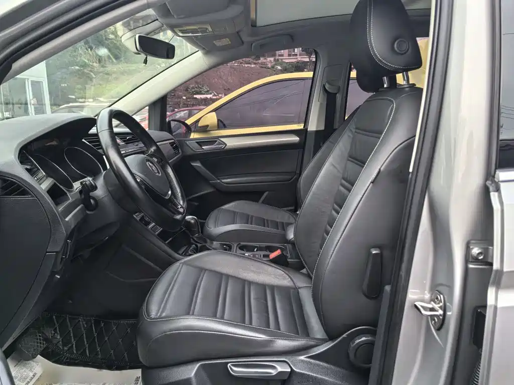 Volkswagen Touran — миниатюра 12