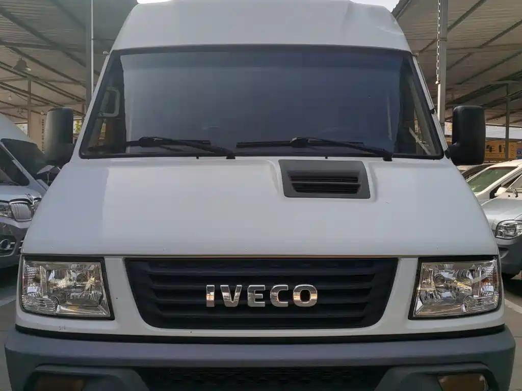 IVECO PROUD