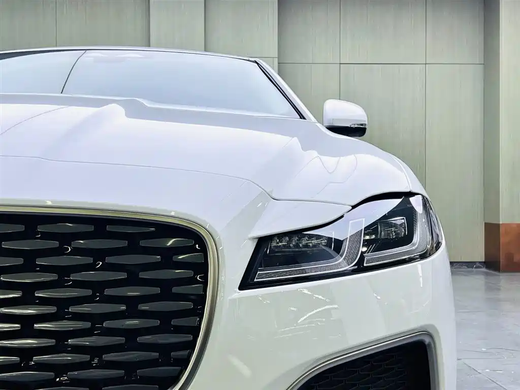 Jaguar XFL 2024 2.0T P250 Premium Luxury