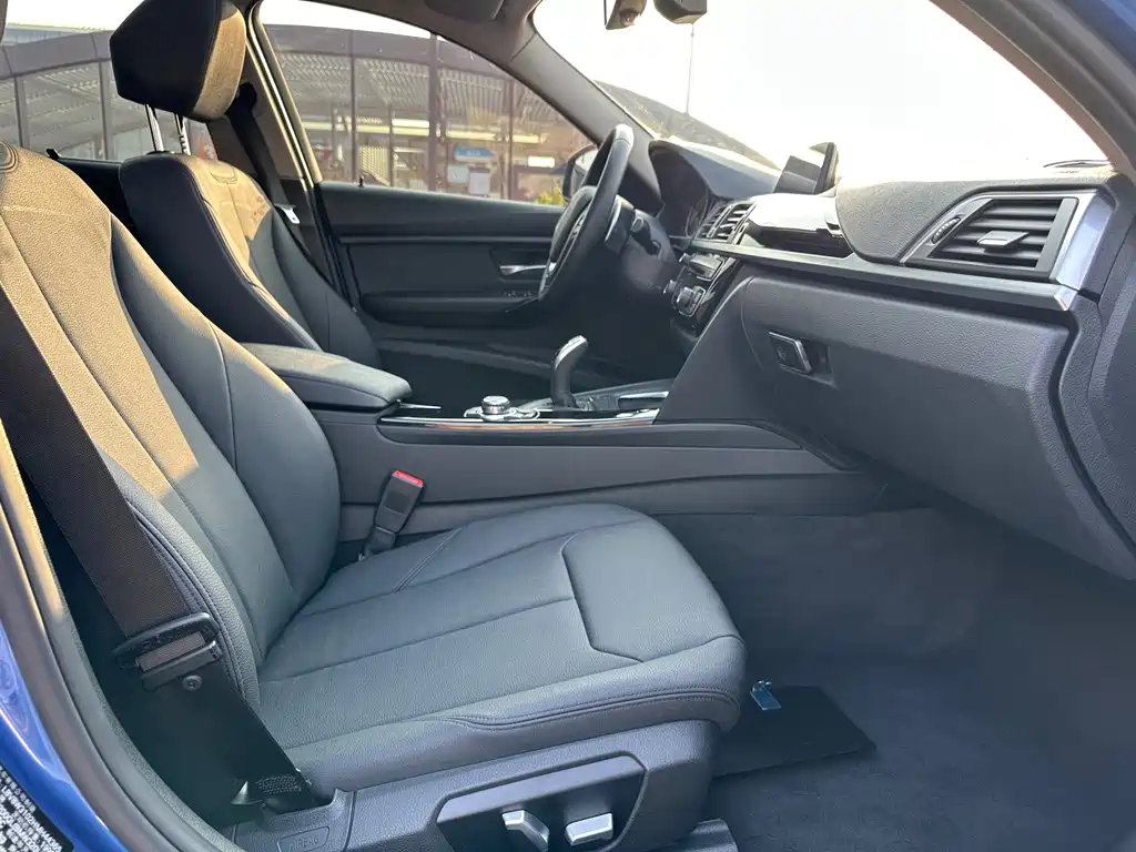 BMW 3 Series — миниатюра 18