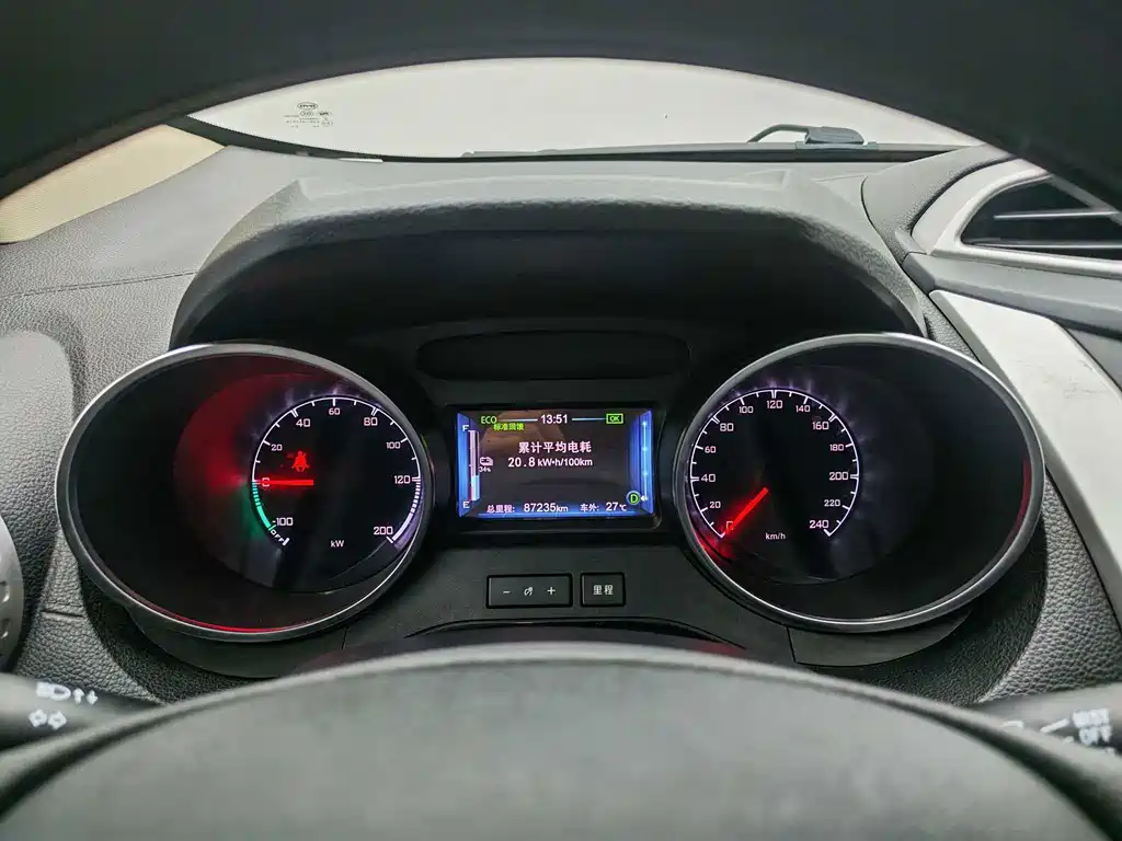BYD Yuan EV — миниатюра 15