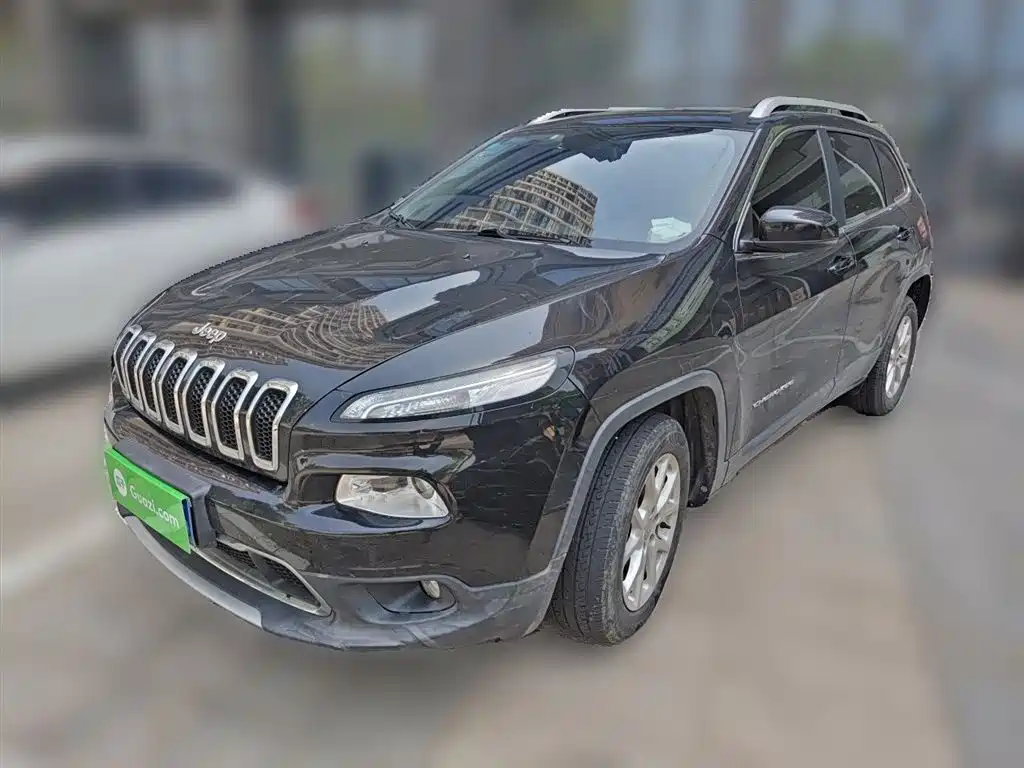 Купить Jeep Cherokee