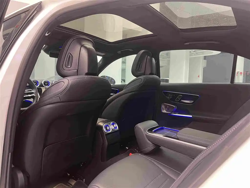 Mercedes-Benz C-Class — миниатюра 18