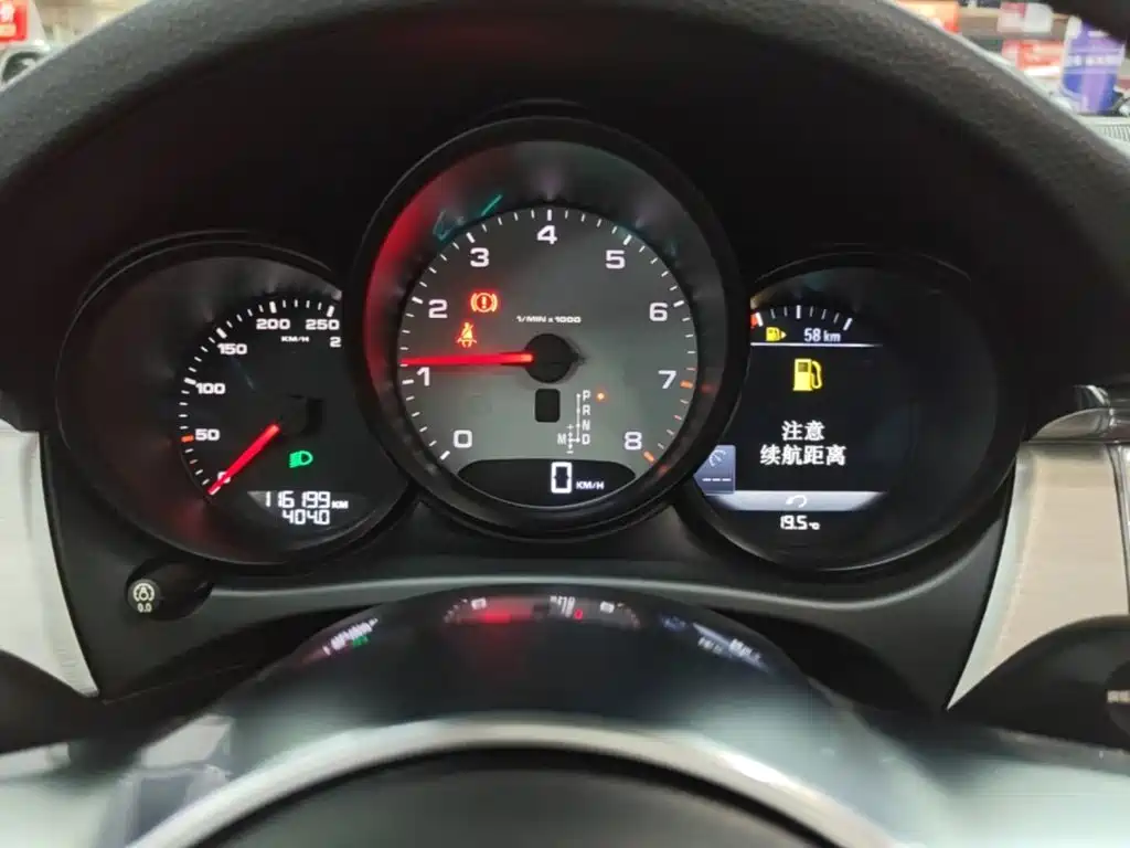 Porsche Macan — миниатюра 12