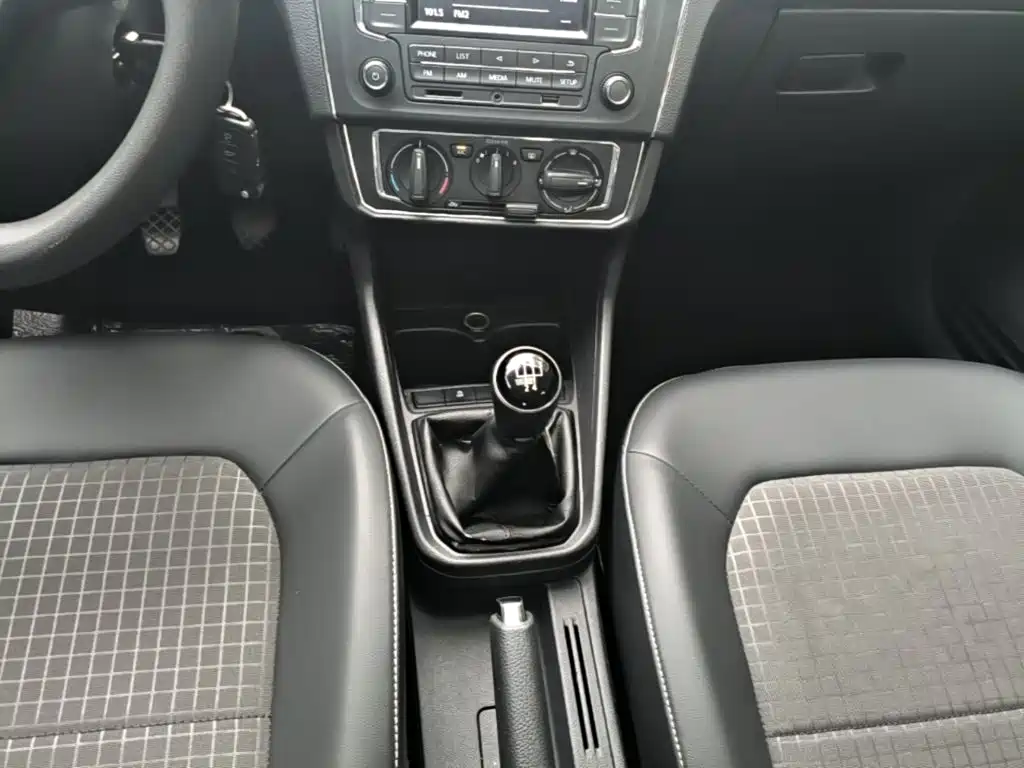 Volkswagen Santana — миниатюра 14