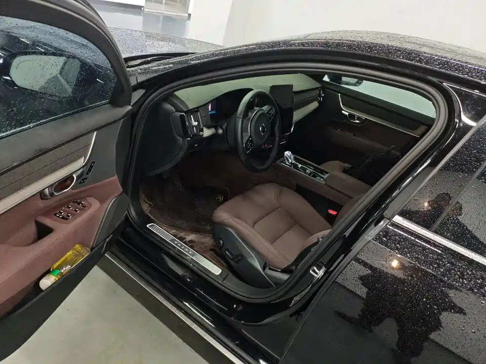 Volvo S90 — миниатюра 4