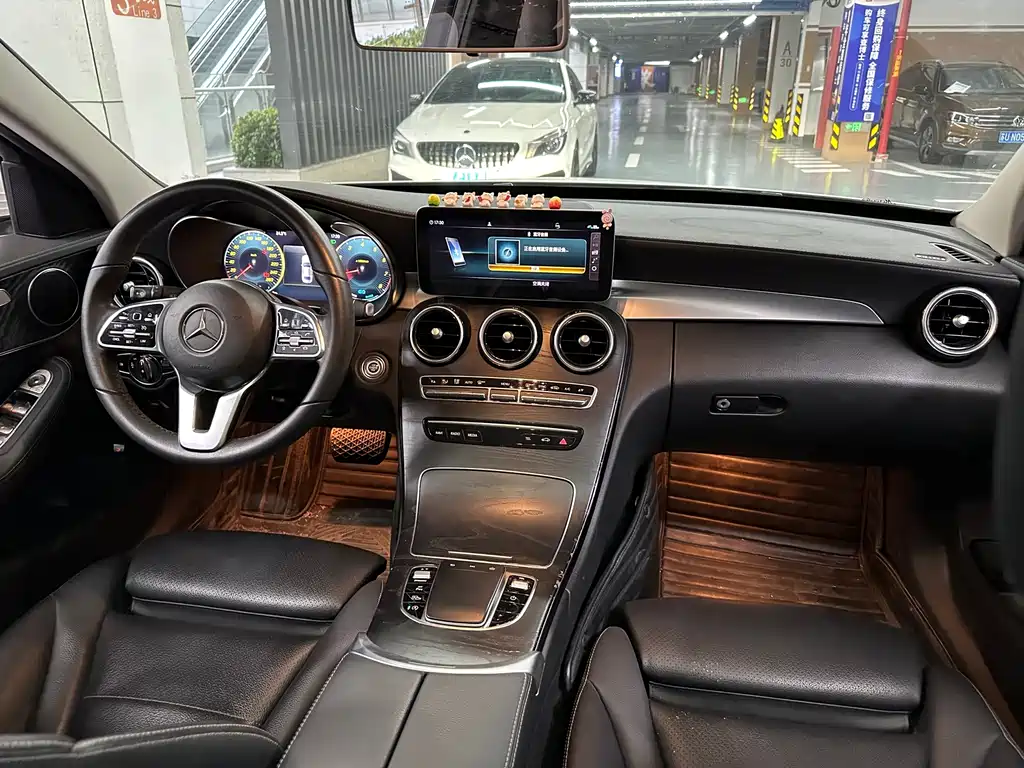 Mercedes-Benz C-Class — миниатюра 13
