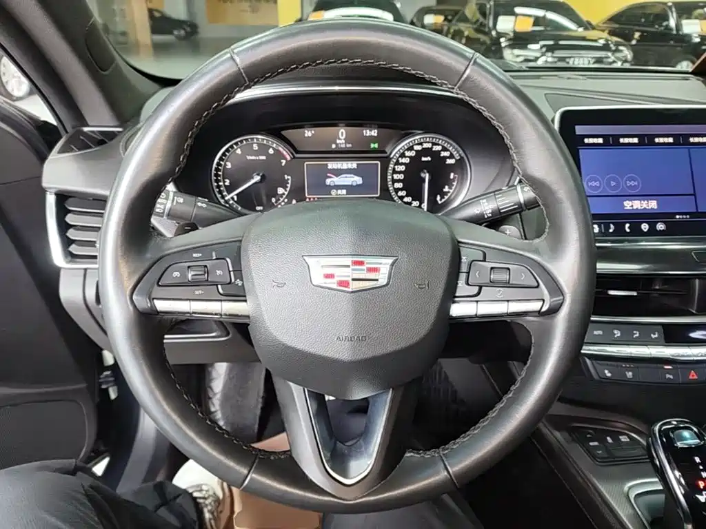 Cadillac CT5 — миниатюра 11