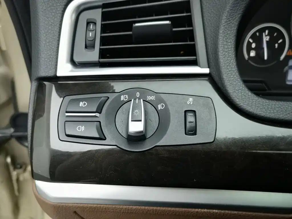 BMW 5 Series GT — миниатюра 21