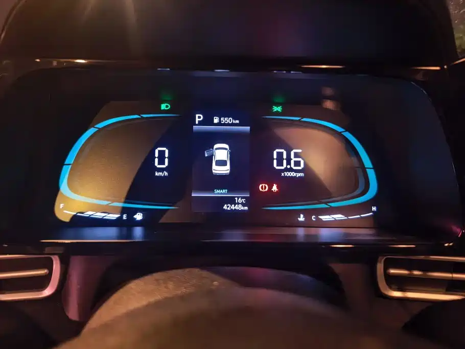 Hyundai Elantra — миниатюра 13