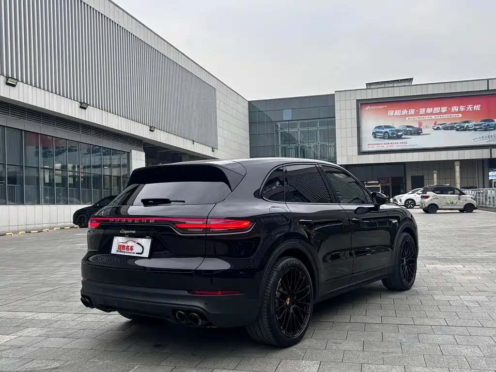 Porsche Cayenne Hybrid — миниатюра 17