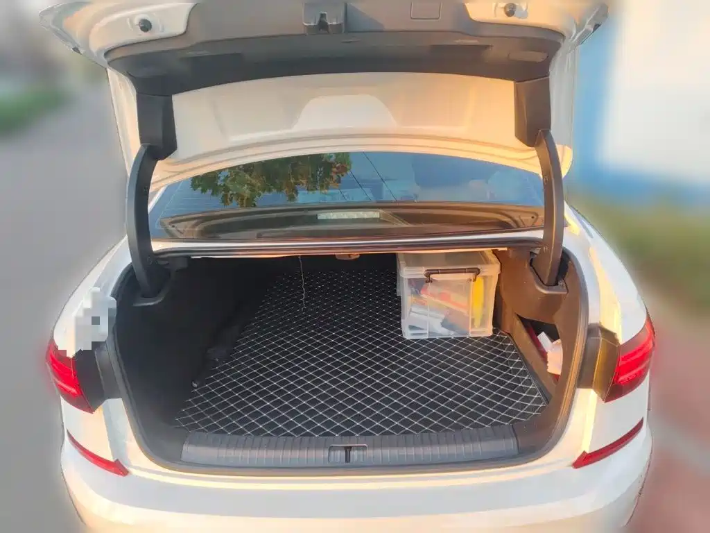 Volkswagen Passat PHEV — миниатюра 20
