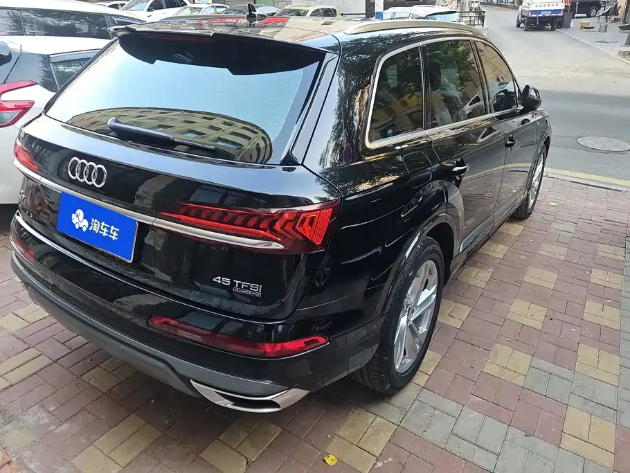 Audi Q7 — миниатюра 3