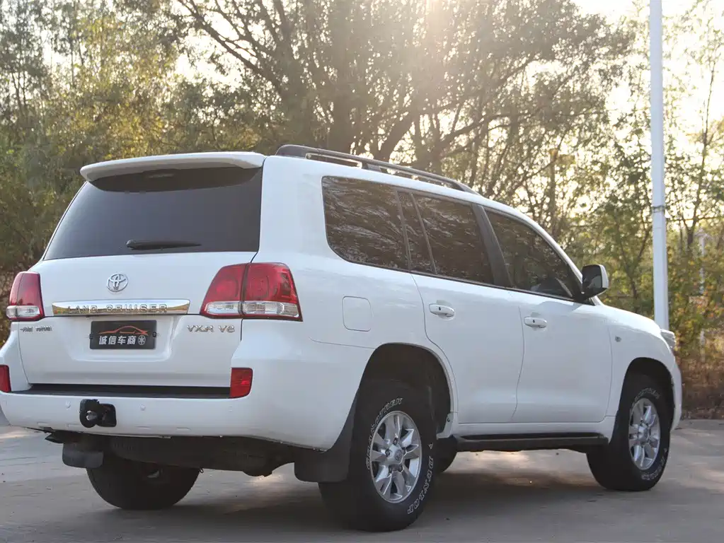 Toyota Land Cruiser 2010 4.7L AT VX