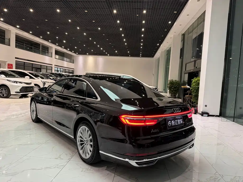Audi A8 — миниатюра 12